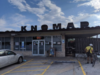 Knomad Bar