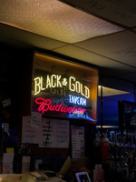 Black & Gold Tavern