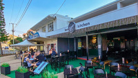 St Helens Coolangatta Bar & Burgers