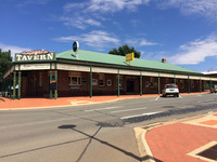 Royal Tavern Hotel Coolamon