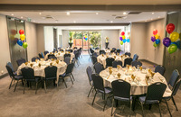 Manningham Hotel & Club