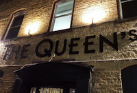 Queens Bar and Grill